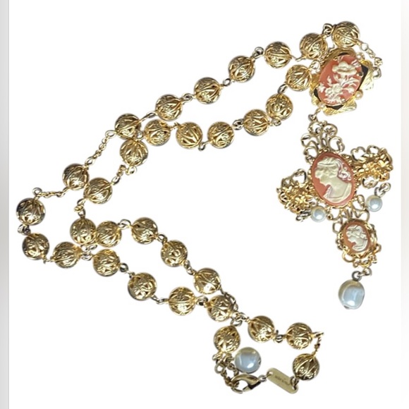 DOLCE AND GABBANA NECKLACE - Picture 1 of 4